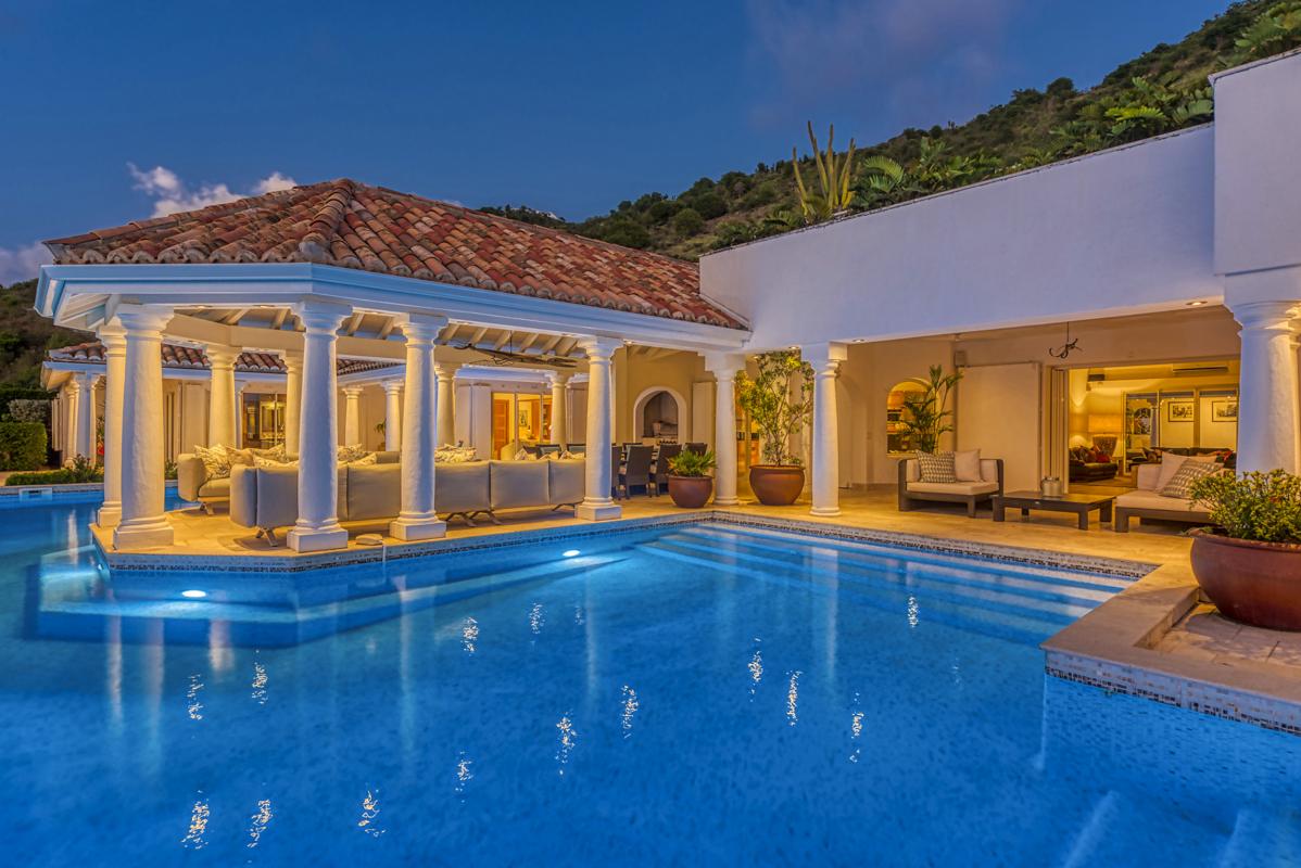 14-PetitePlage5-Pool_A louer villa Grand Case Saint Martin